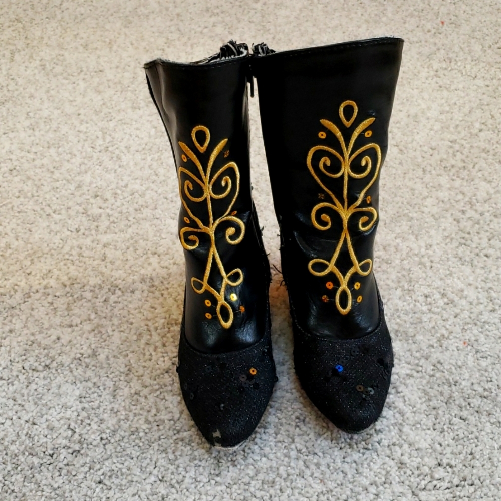 Princess Anna from Frozen boots